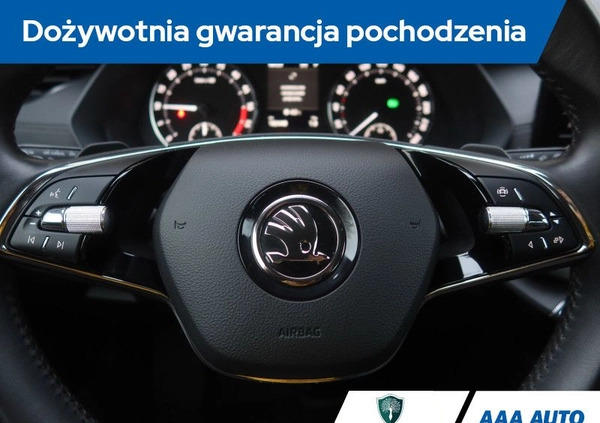 Skoda Octavia cena 77000 przebieg: 182444, rok produkcji 2020 z Iława małe 232